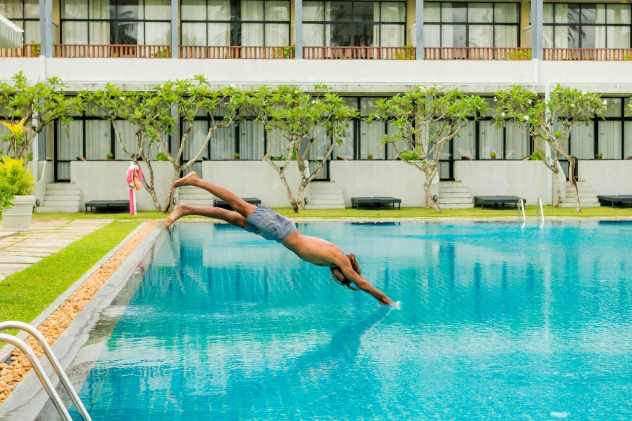 The Blue Water - Geoffrey Bawa Heritage - City Resort Hotel Wadduwa Exterior foto